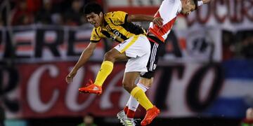 Robert Rojas ante River\u002E