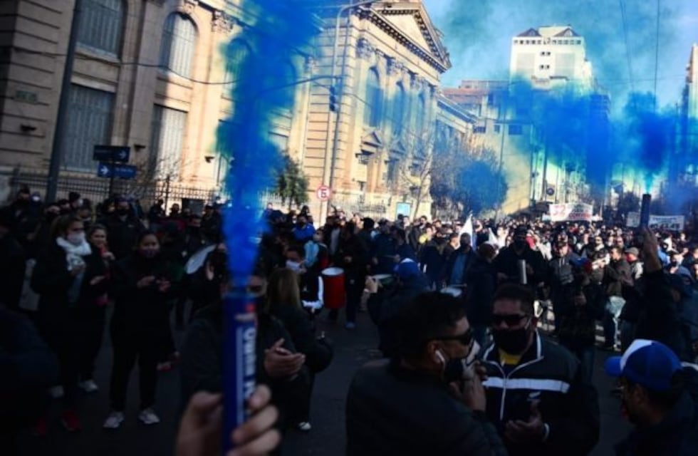 Protestas de choferes de UTA en diferentes puntos de la ciudad
