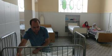 Internados\u002E En la ciudad de Córdoba los hospitales provinciales aportan entre 200 y 250 camas comunes\u002E