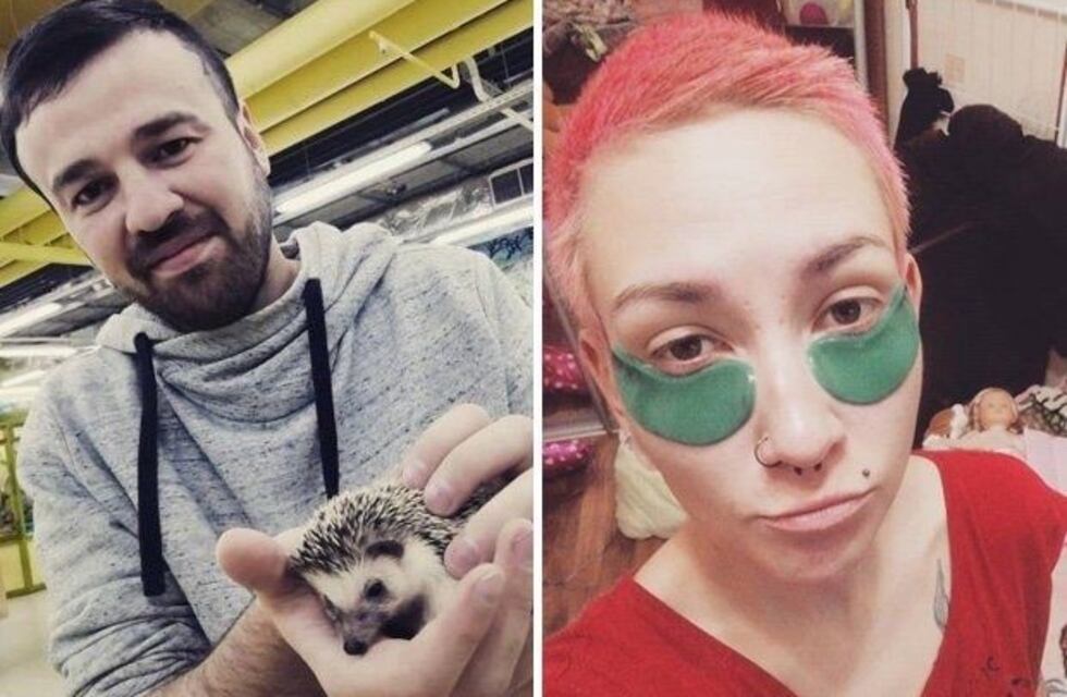 Apuñaló a su exmarido y se sacó una selfie junto a él