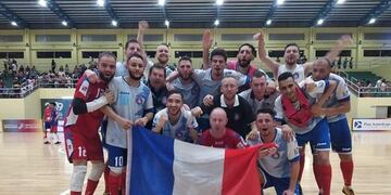 Mundial de Futsal con Le Bleus del fútbol de salón, con perfume francés, en cuartos de final\u002E (MisionesOnline)