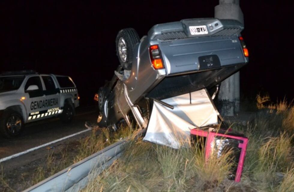 Un gendarme intentó escaparse de un control y terminó volcando en Uspallata