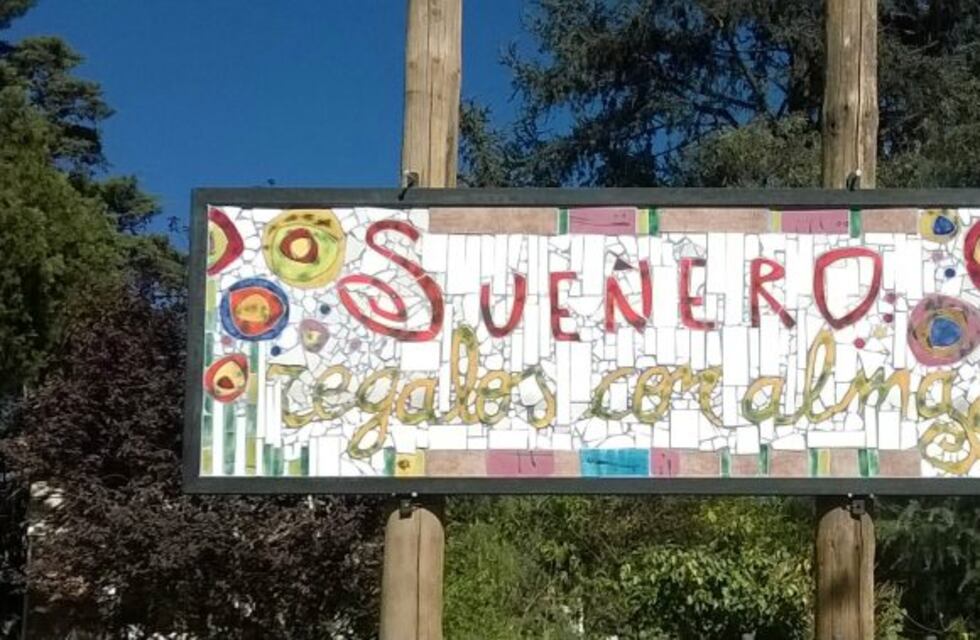 Exposición y construcción de obras de arte en vivo en Agua de Oro