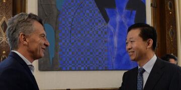 Mauricio Macri se reunió con el ministro de Finanzas de China\u002E Foto: Twitter\u002E