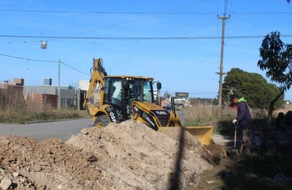 Continúan con la importante obra de cloacas que nace en la planta de bombeo de 87 y 46