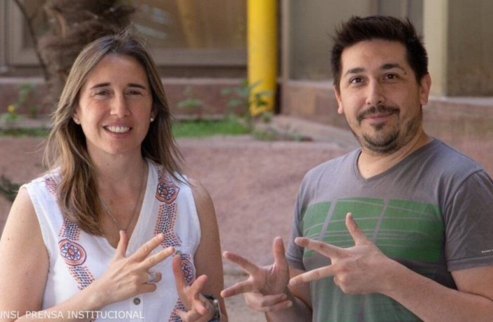 Crearon una guía de señas para que las personas sordas estudien