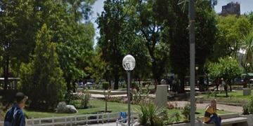 La restauración de un palco histórico permitirá que la Banda Sinfónica vuelva a presentarse al aire libre (Imagen: Captura Google Street View)