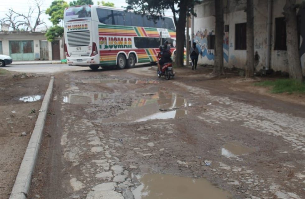 Piden mejorar de manera urgente los accesos a la terminal