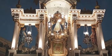 La celebración volvió a traccionar visitantes y peregrinos hacia el Valle Central: la Policía de la Provincia contabilizó 305.765 peregrinos y 118.430 vehículos ingresados entre el 29 de noviembre y el mediodía del 8 de diciembre, con fuerte presencia del Noroeste Argentino.