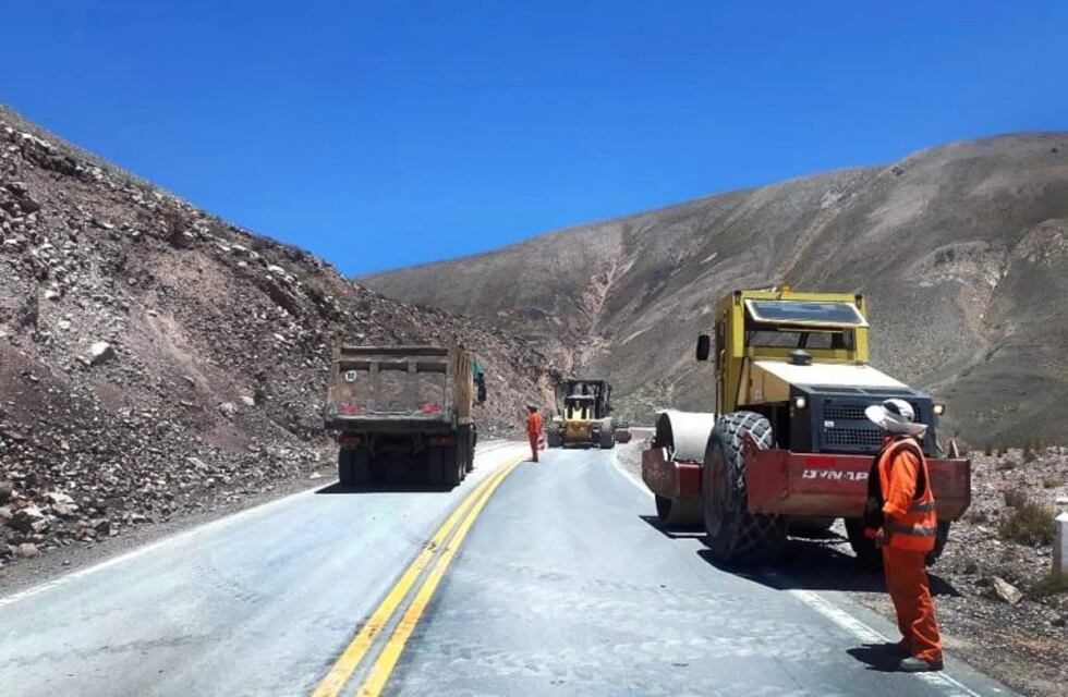 Vialidades nacional y provincial trabajan juntas en la Cuesta de Lipán