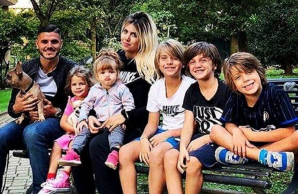 Mauro Icardi compartió una foto de su familia en "modo Simpson"