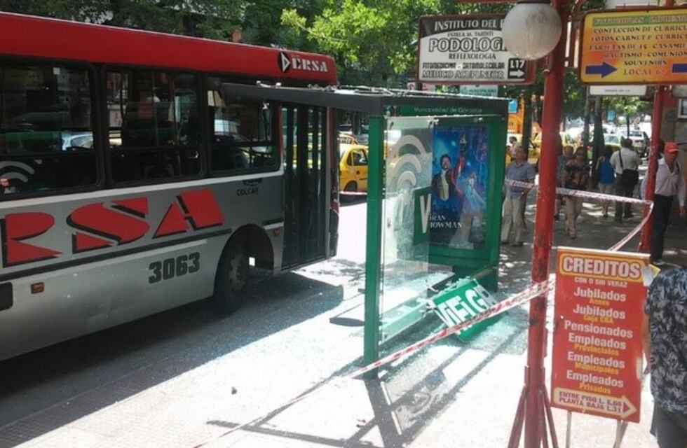 Detenido por orinar en la vía pública y morder a un policía