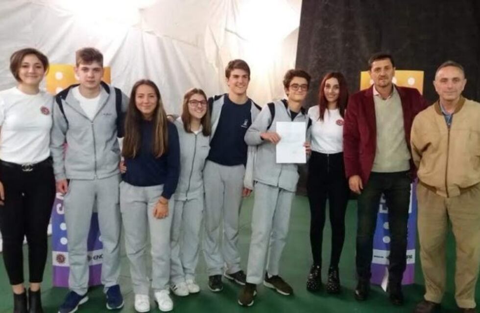 Estudiantes del colegio Hermanos Maristas ganaron el concurso "Las escuelas en la Rural"