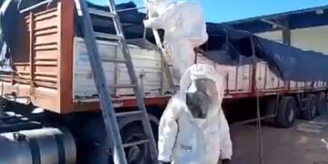 Gendarmería Nacional detuvo un camión con peligrosas sustancias en Mendoza\u002E