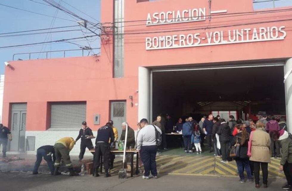 Los puntaltenses ayudaron a los bomberos y recaudaron más de 160 mil pesos