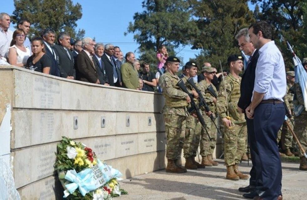 Gay: cada año que venimos a este acto vemos más gente