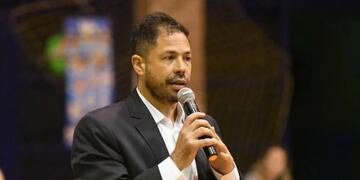 El presidente de Central dijo que quiere que Ferrari siga en Central\u002E (Archivo)