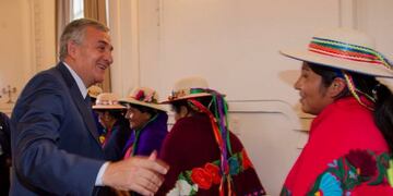Artesanas de Caspalá, Jujuy, con el gobernador Morales