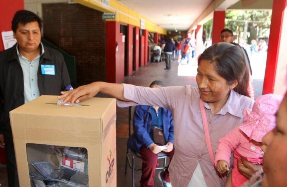 Recomiendan que la votación de los ciudadanos bolivianos sea online