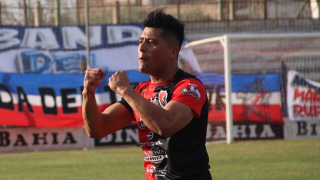 Miguel Sanhueza convirtió dos goles para la victoria de Sporting.