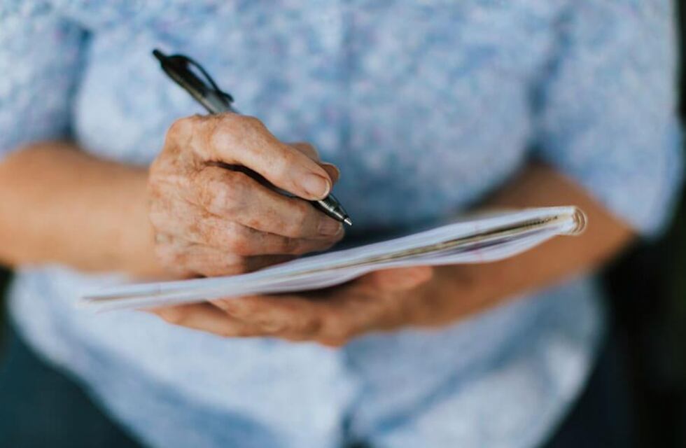 Colón lanza tres concursos para adultos mayores