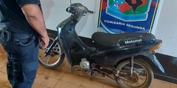 Secuestran motocicleta robada en Puerto Iguazú.