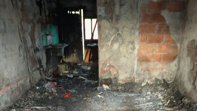 Denuncian que fue un atentado a una familia el incendio en una vivienda