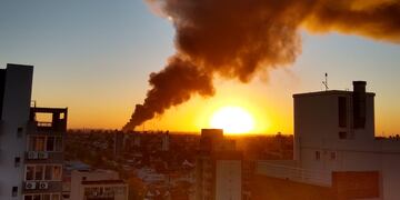 Incendio en Bernal (Foto: Jessica Costa)