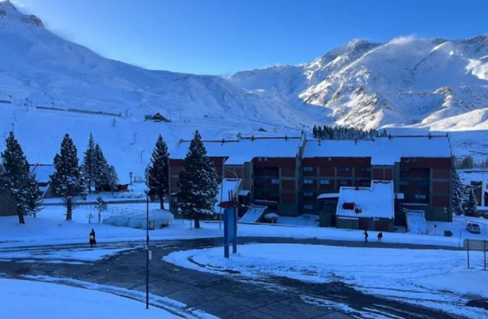 ¡Llegó la nieve! Mirá las fotos y videos de la primera nevada en el sur mendocino