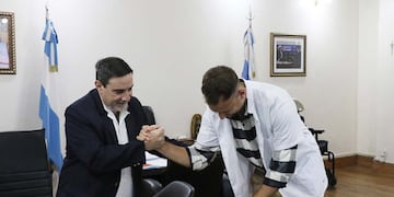 Nicolás Martín Gómez firmó como el coordinador del programa, que brindará atención virtual y presencial en salud mental a los tucumanos.