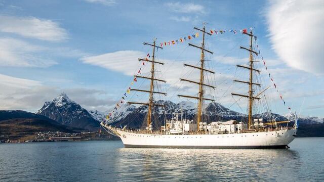 La Fragata A.R.A “Libertad” fue recibida por la Municipalidad en su visita a Ushuaia