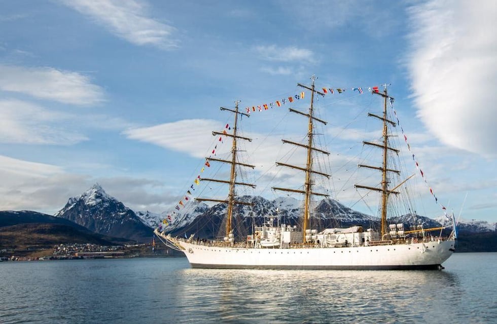 La Fragata A.R.A “Libertad” fue recibida por la Municipalidad en su visita a Ushuaia