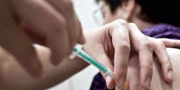 Atención viajeros: estos son los países que exigen la vacuna contra la fiebre amarilla, que ahora deberá pagarse