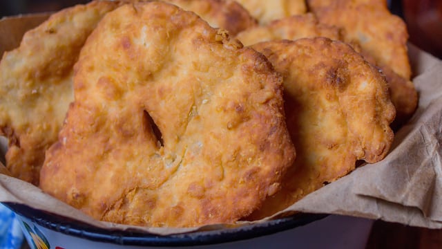 Cómo hacer tortas fritas en simples pasos.