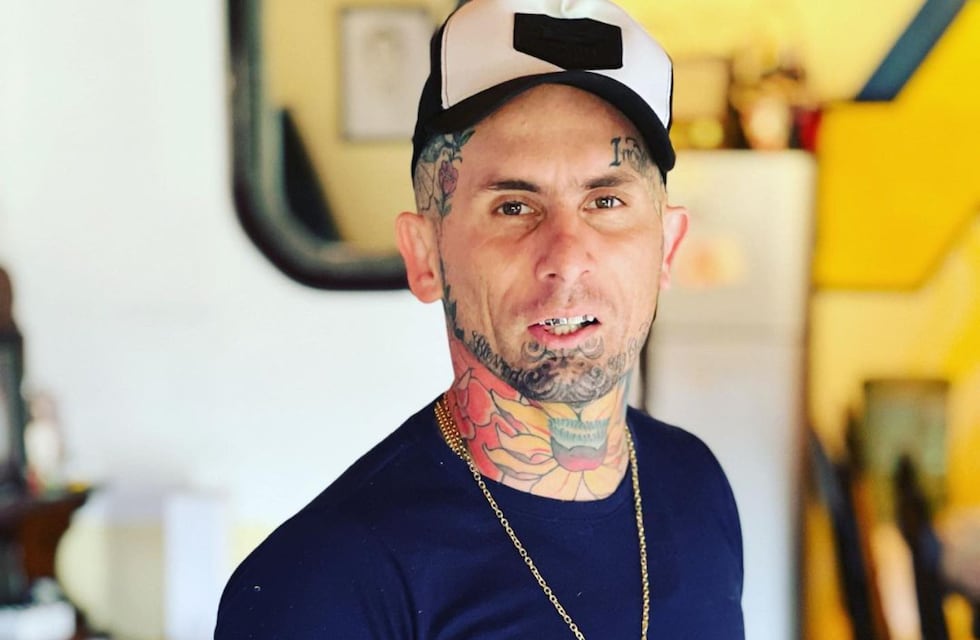 Emanuel Noir de Ke Personajes se desnudó al completo y posó en Instagram: “Los hombres también pueden”