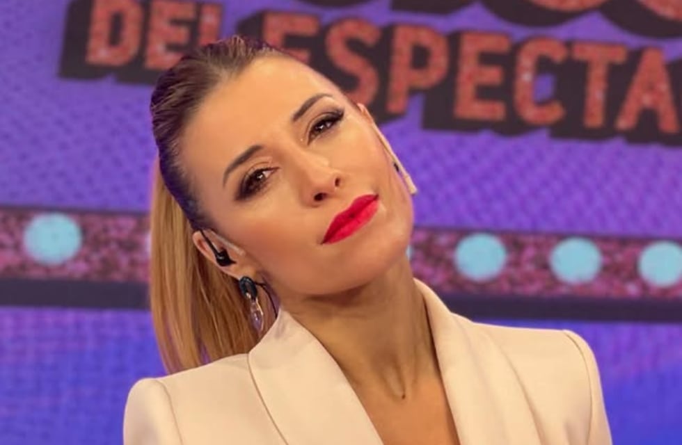 Mariana Brey deslumbró con unas botas must 2025 y desató pasiones a puro fuego