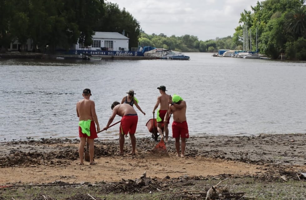 Tras la bajante del río Gualeguaychú acondiciona las Playas públicas