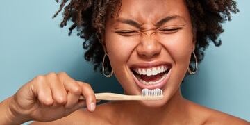 Cepillos de dientes de bambú. (Foto: Freepik)