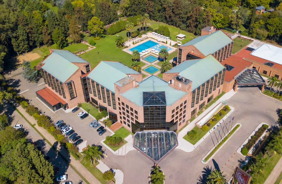 Cuánto cuesta pasar la Navidad y Año Nuevo en el hotel Sheraton de Pilar con cena de lujo