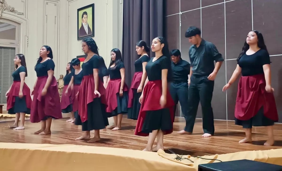 Números artísticos también fueron presentados en la velada de la Noche de los Museos en la Escuela Normal de la capital jujeña.