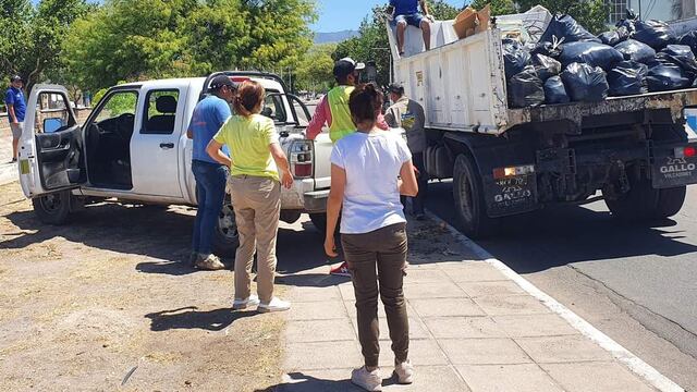 La intendenta de La Rioja denunció que bloquean la ciudad y no recogen residuos