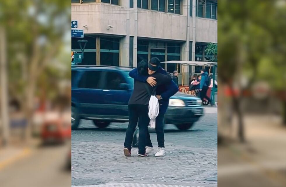 El tierno gesto de un chico que sorprendió a los mendocinos en las calles de la Ciudad