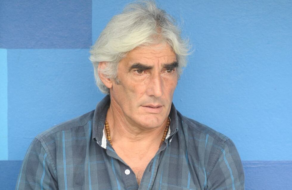 Ernesto Corti rechazó la propuesta de Instituto para dirigir el equipo