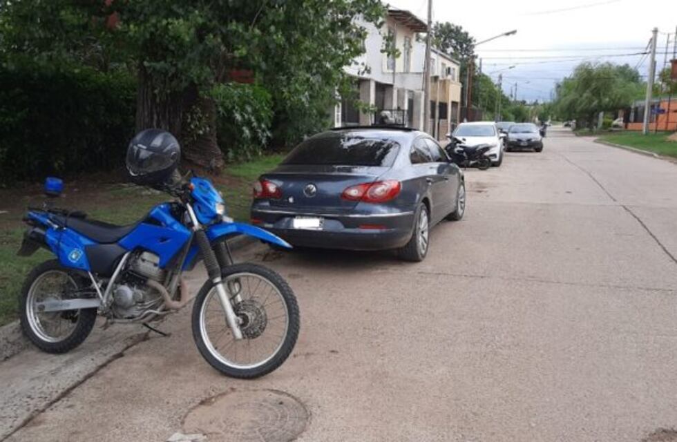 Balearon la vivienda de una familia y fueron detenidos