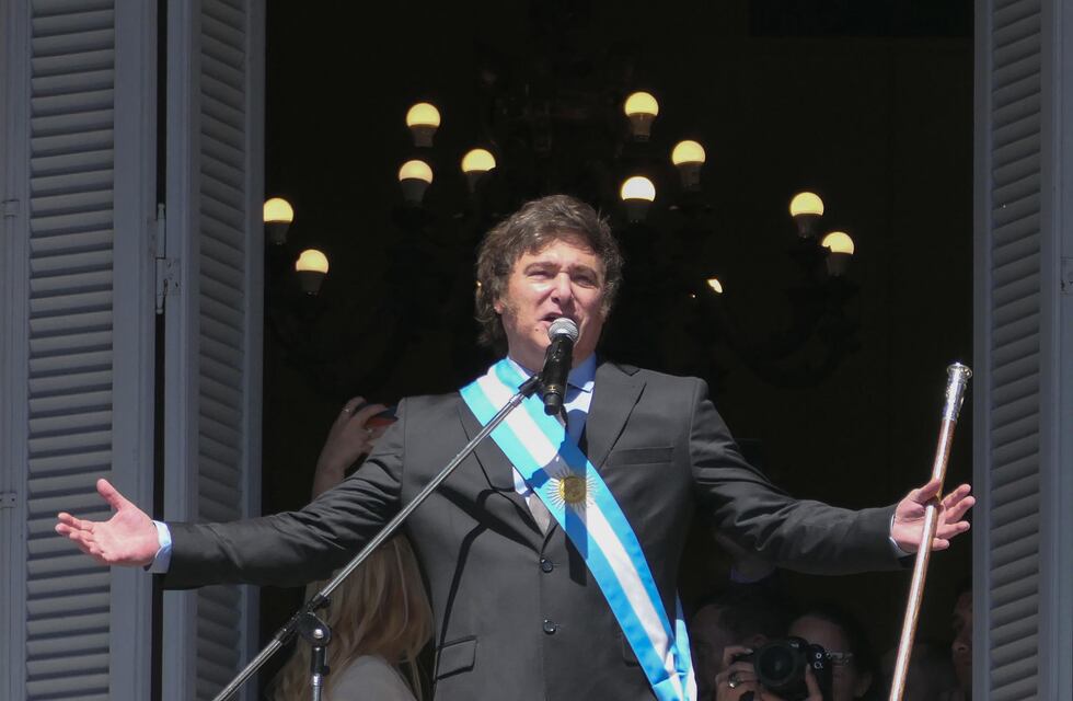 Dos semanas frenéticas con devaluación, disparada de precios y saneamiento del BCRA