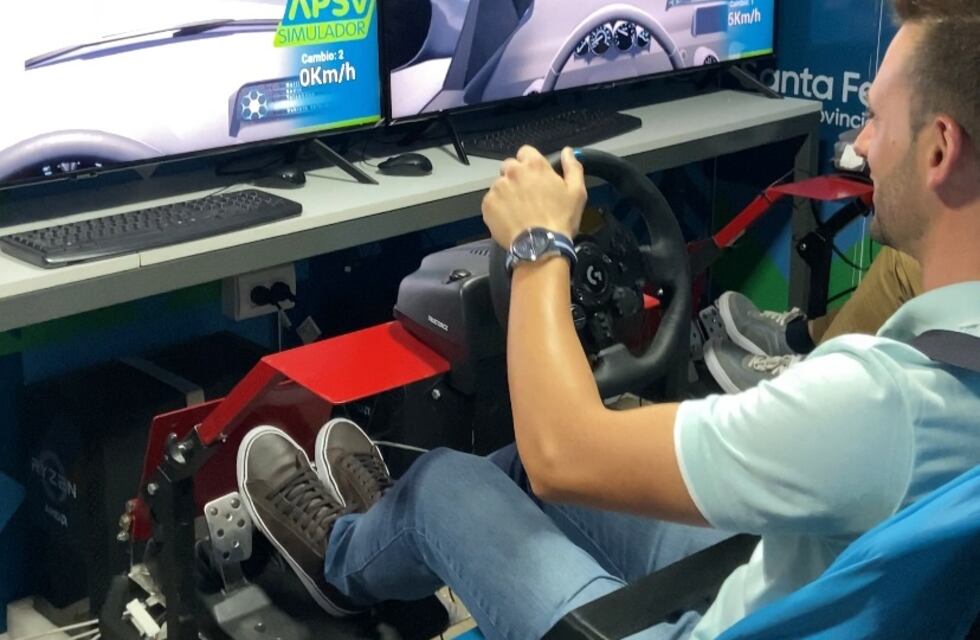 El simulador de manejo provincial estuvo en un bar de Rafaela