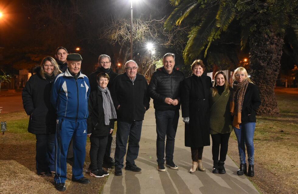 Habilitaron la nueva iluminación LED en los canteros centrales de avenida Suipacha