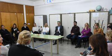 Se entregaron más de 15 millones de pesos a escuelas