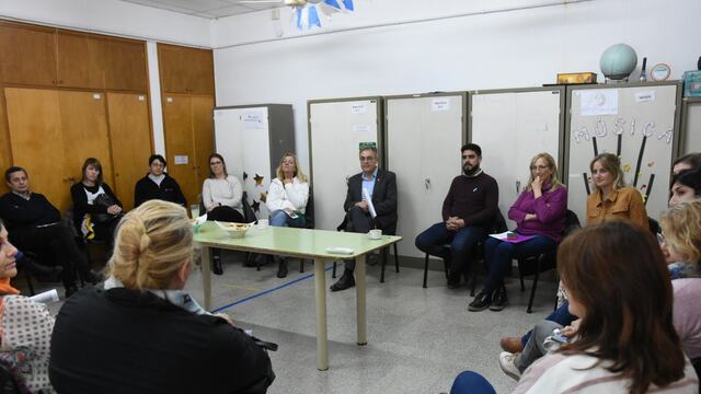 Se entregaron más de 15 millones de pesos a escuelas