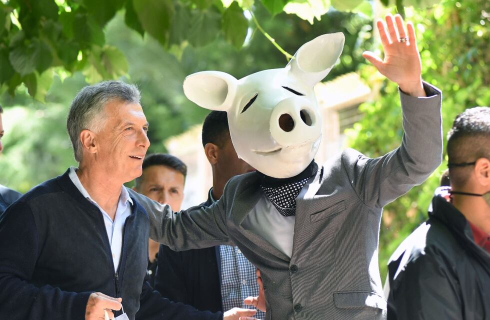 Elecciones 2021: el “Chancho Blanco”, Papá Noel, San La Muerte y otras perlitas de los votantes